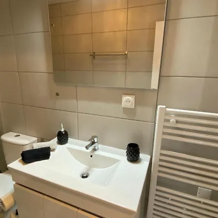 Vernon, Le Donalice Apartamento